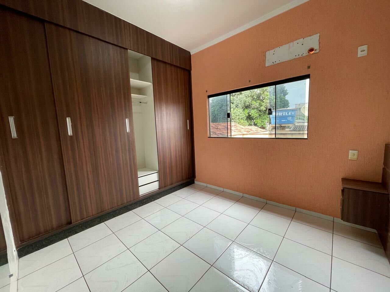 Imagem do VENDA - CASA NO CENTRO , AVENIDA PRINCIPAL ( ILDEFONSO CARNEIRO )
